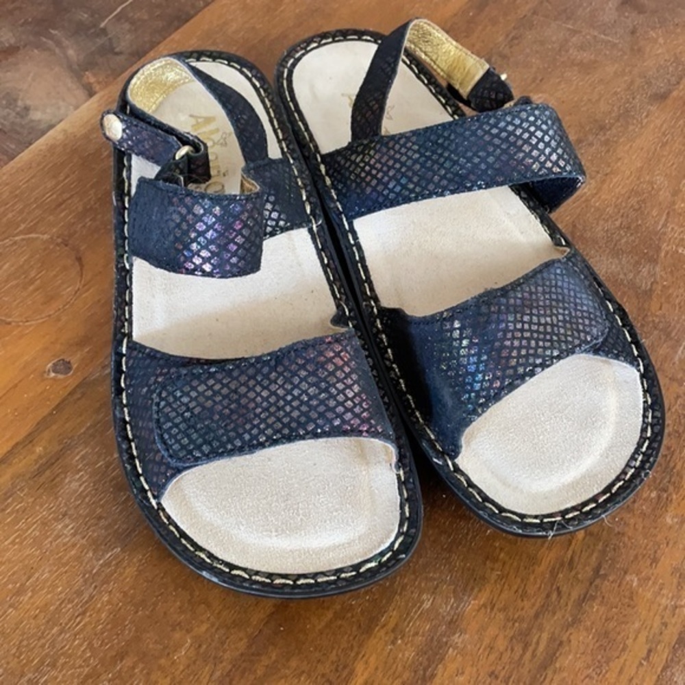 Algeria Verona black iridescent leather sandals 39